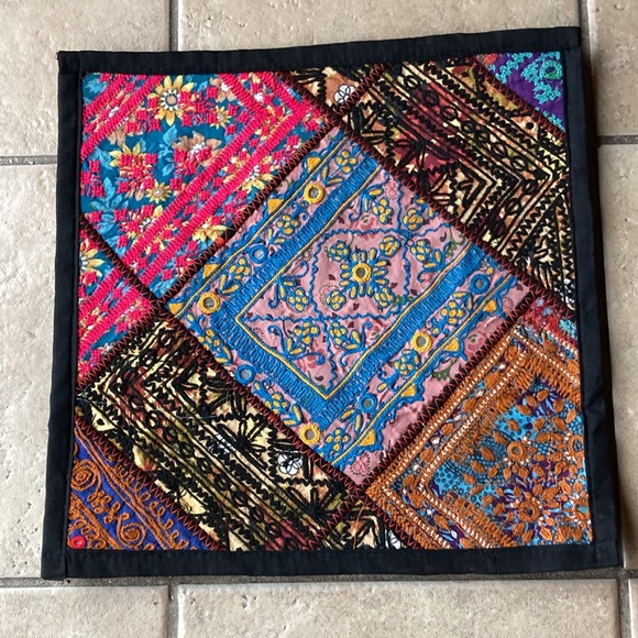 NWOT Embroidered sequined pillow covers - Set of 2 - Picture 4 of 9